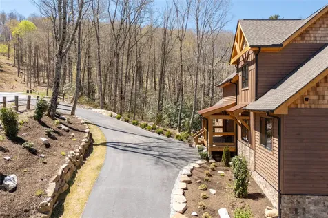 1086 Roaming Road Glenville NC 28736