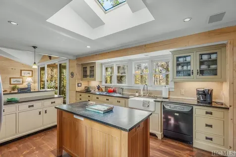 93 Rolling Woods Drive Highlands NC 28741