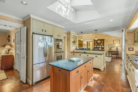 93 Rolling Woods Drive Highlands NC 28741