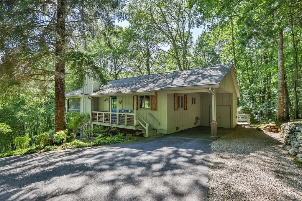 1130 Claire Lane Highlands NC 28741