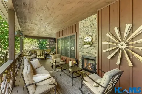 1857 Pilot Knob Road Glenville NC 28736