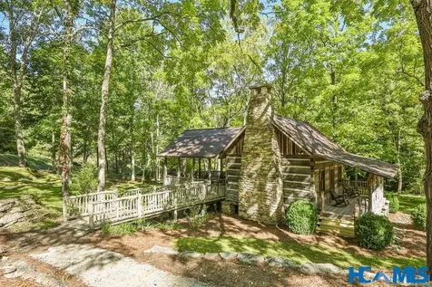 1857 Pilot Knob Road Glenville NC 28736