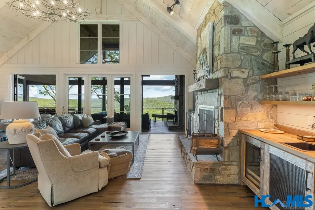 1696 Continental Drive Sapphire NC 28774