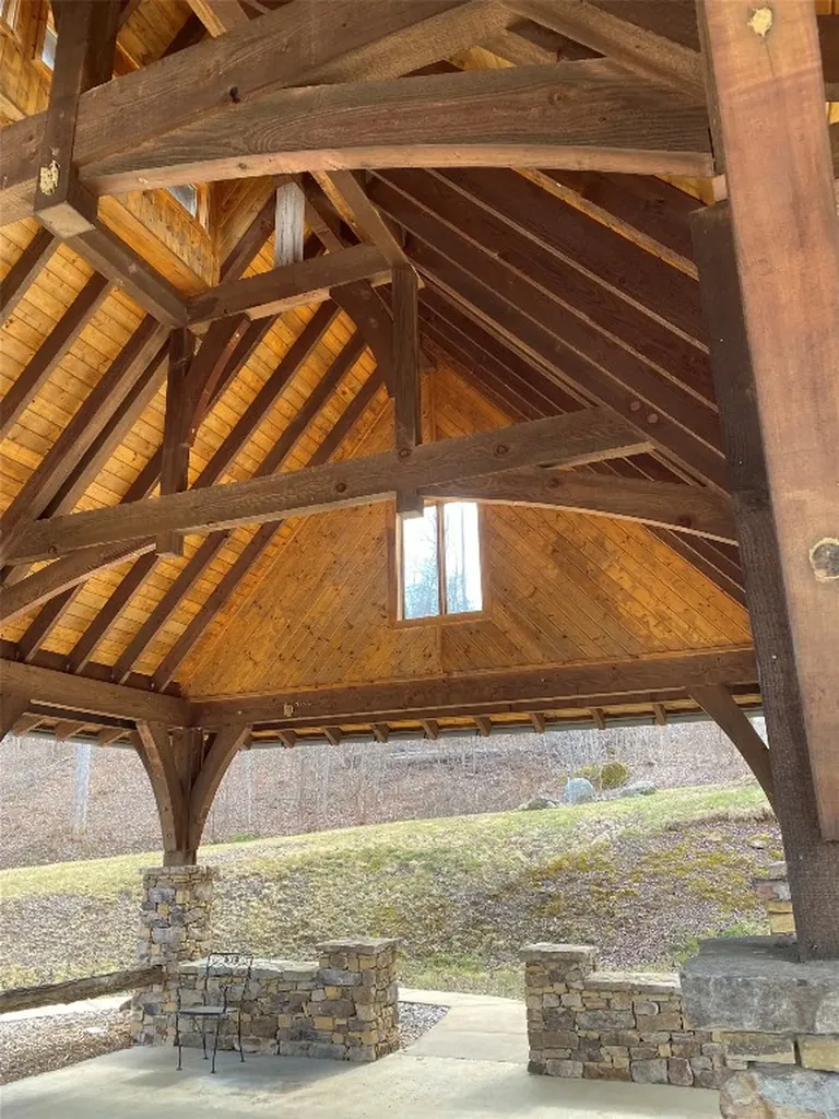 2672 Pilot Knob Road Glenville NC 28736