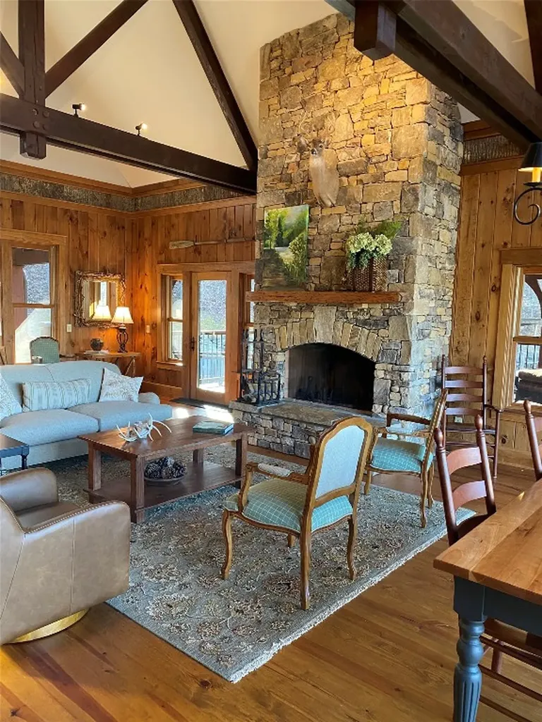 2672 Pilot Knob Road Glenville NC 28736