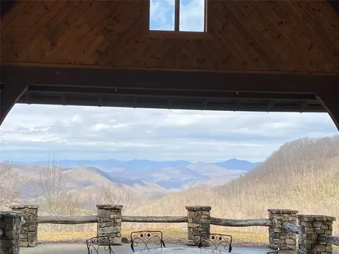 2672 Pilot Knob Road Glenville NC 28736