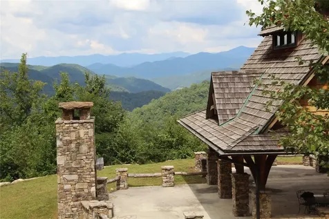 2672 Pilot Knob Road Glenville NC 28736