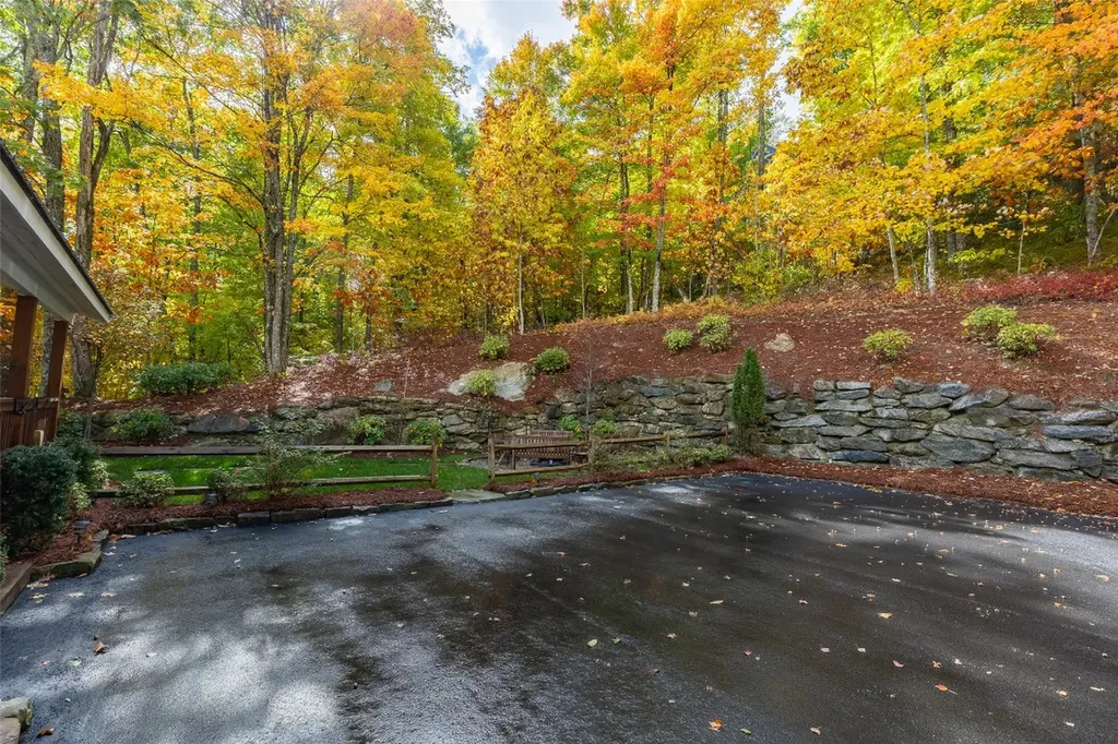 110 Kestrel Court Sapphire NC 28774