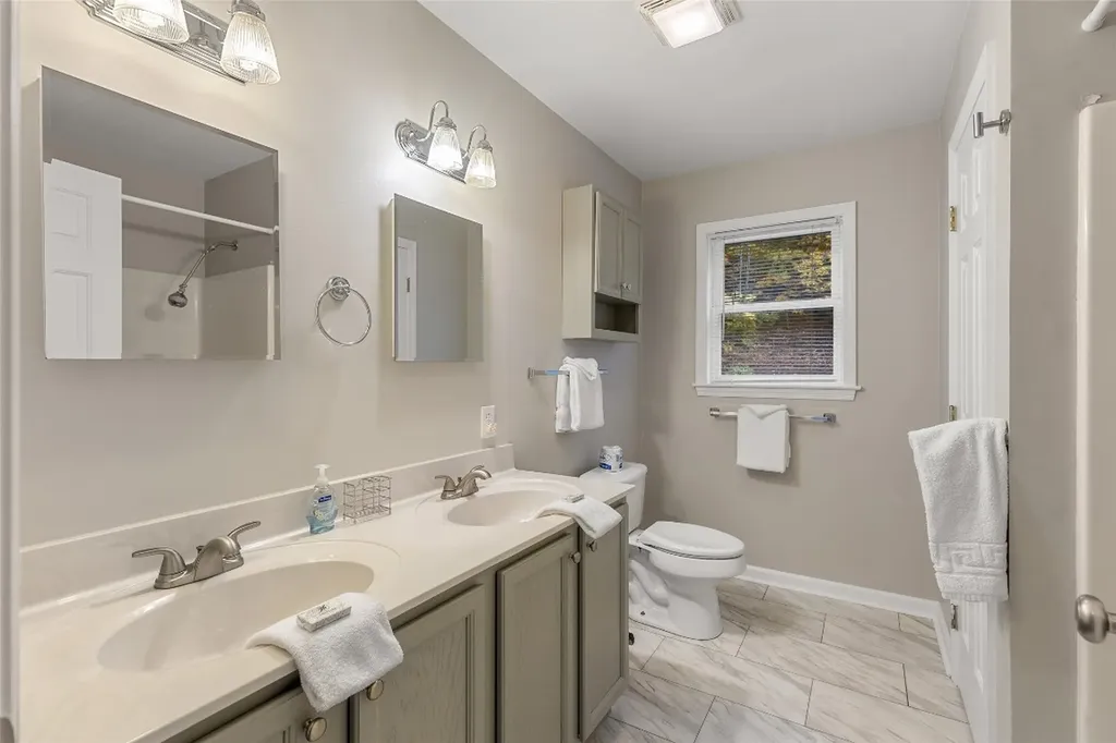 110 Kestrel Court Sapphire NC 28774