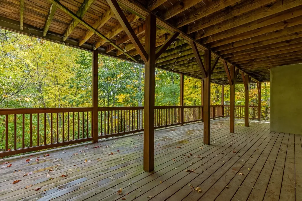 110 Kestrel Court Sapphire NC 28774