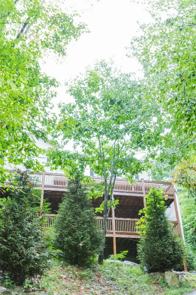 110 Kestrel Court Sapphire NC 28774