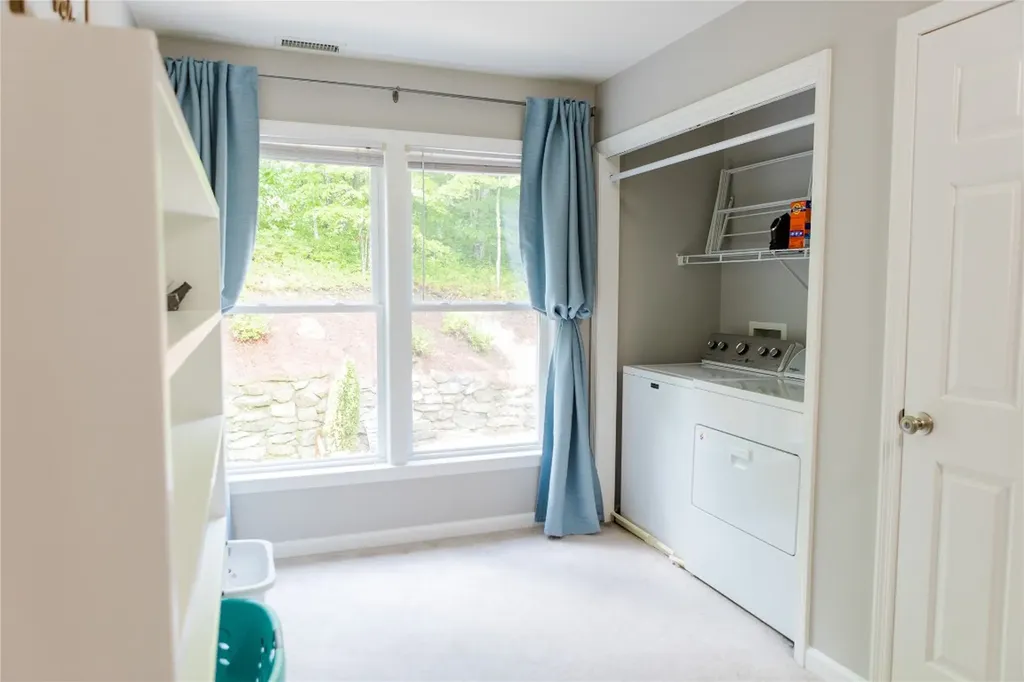 110 Kestrel Court Sapphire NC 28774