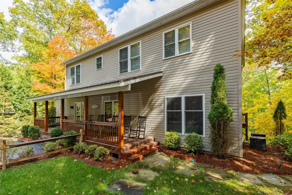 110 Kestrel Court Sapphire NC 28774