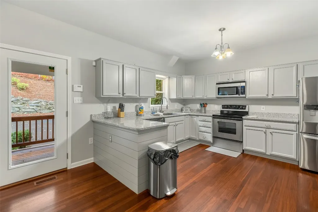 110 Kestrel Court Sapphire NC 28774