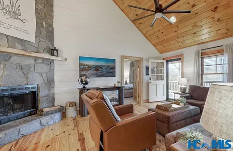 126 Winsome Way Cashiers NC 28717