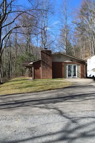 1142 North Country Club Drive Cullowhee NC 28723