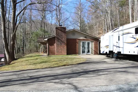 1142 North Country Club Drive Cullowhee NC 28723