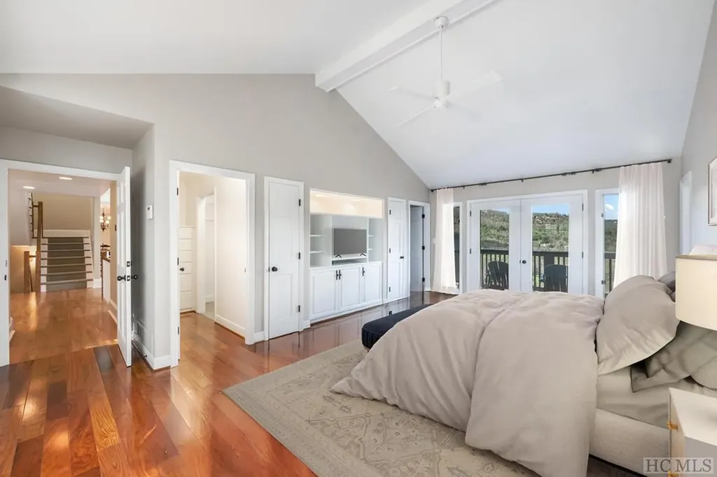 444 Golf View Road Sapphire NC 28774