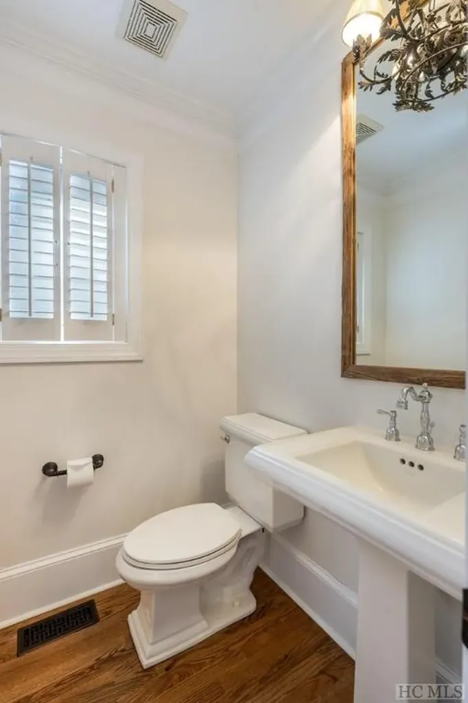 444 Golf View Road Sapphire NC 28774