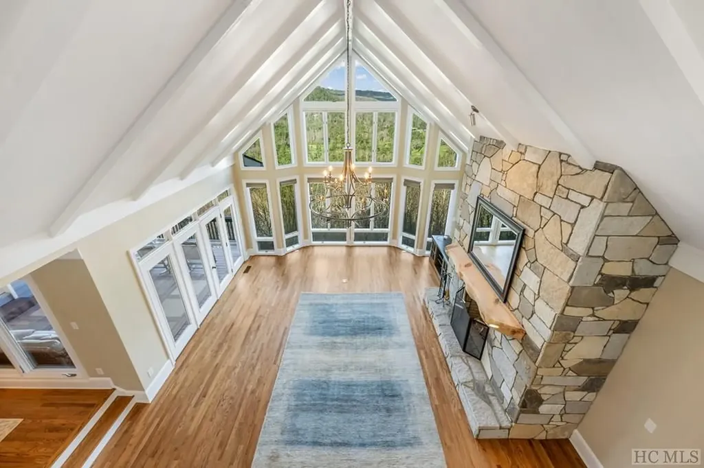 444 Golf View Road Sapphire NC 28774