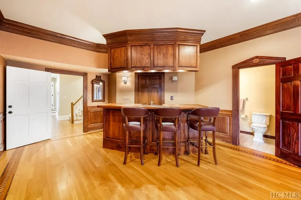 444 Golf View Road Sapphire NC 28774