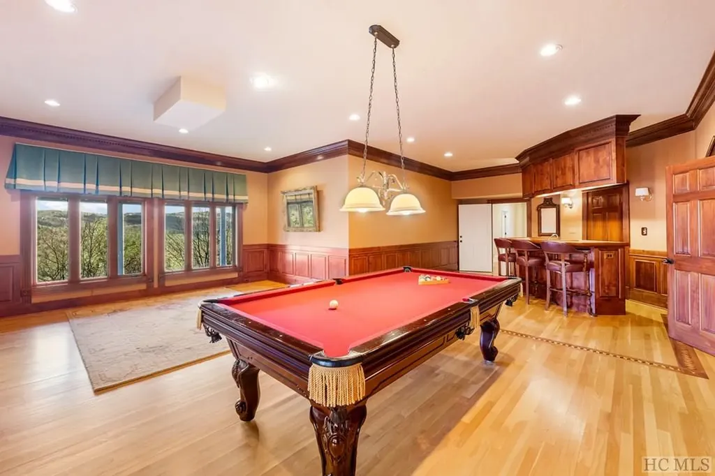 444 Golf View Road Sapphire NC 28774