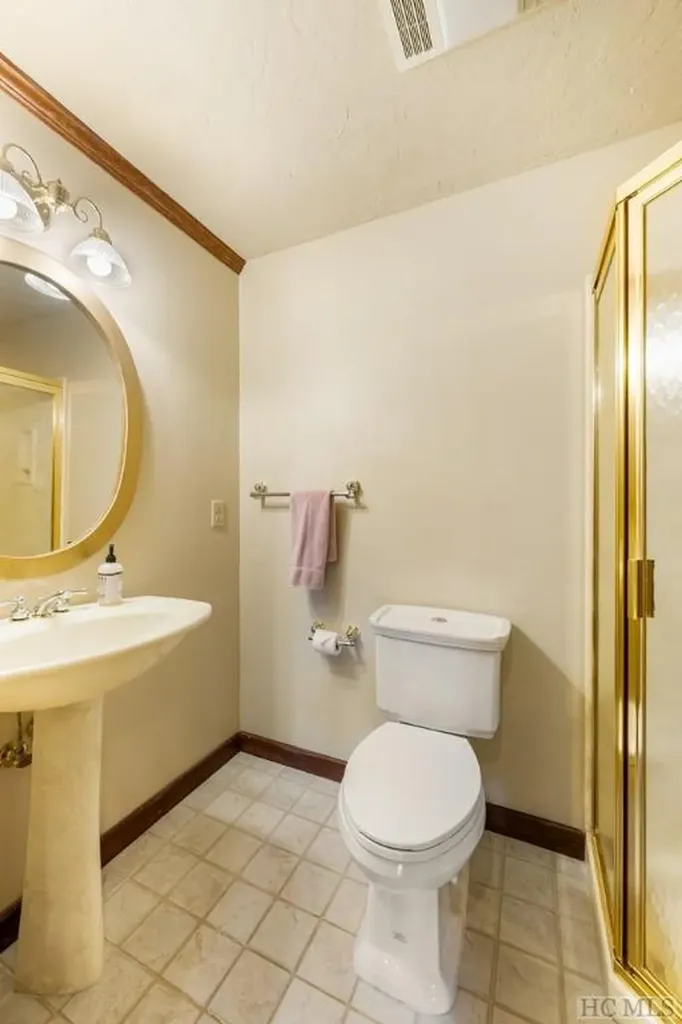 444 Golf View Road Sapphire NC 28774