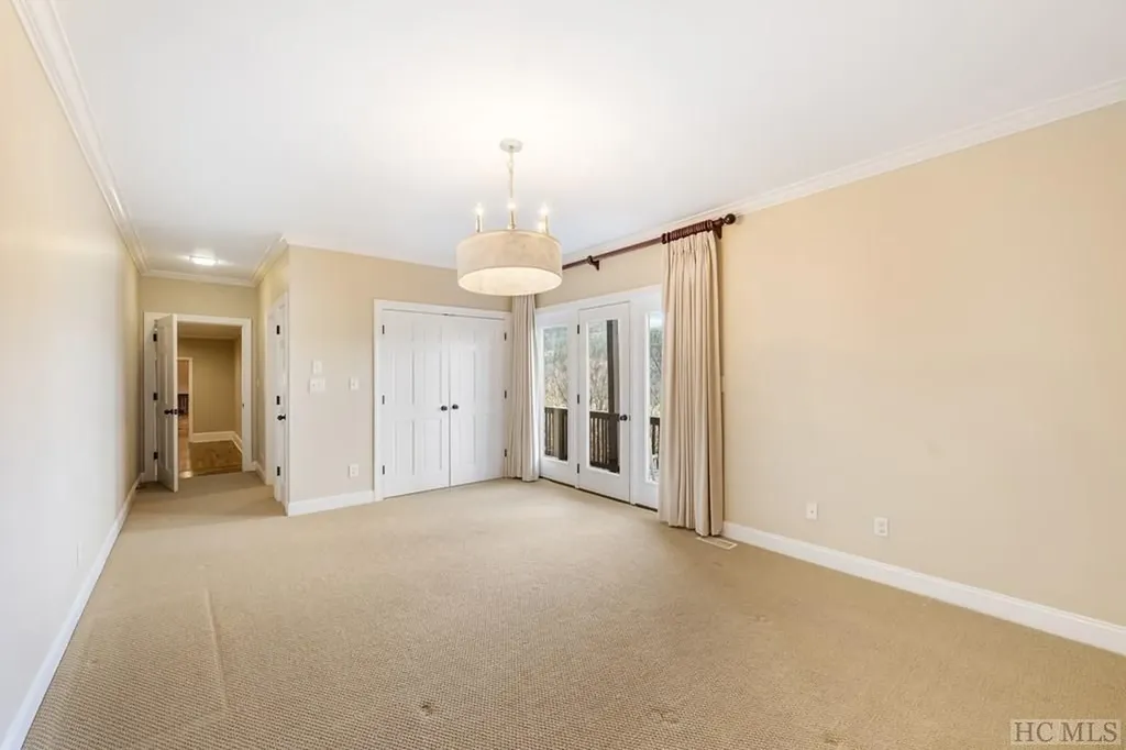 444 Golf View Road Sapphire NC 28774