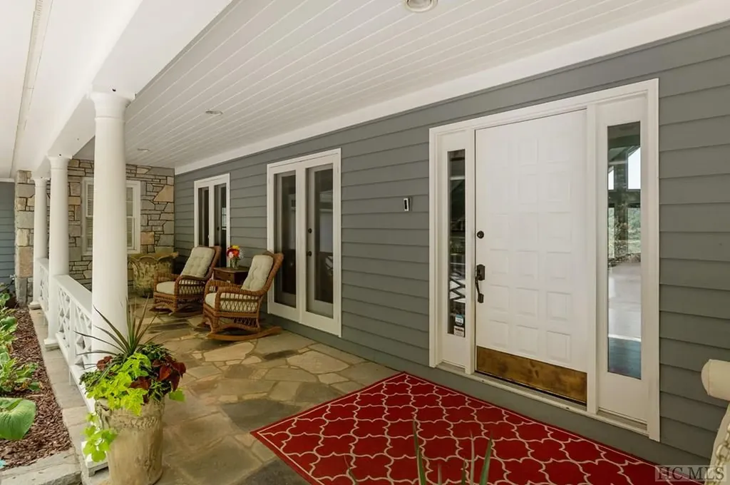 444 Golf View Road Sapphire NC 28774