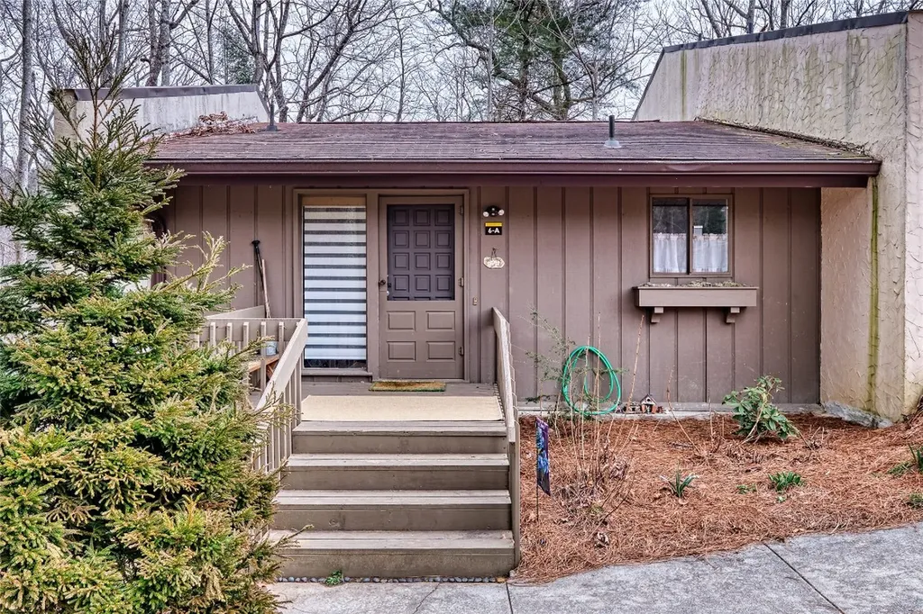 37-6a Dogwood Knob Lane Sapphire NC 28774