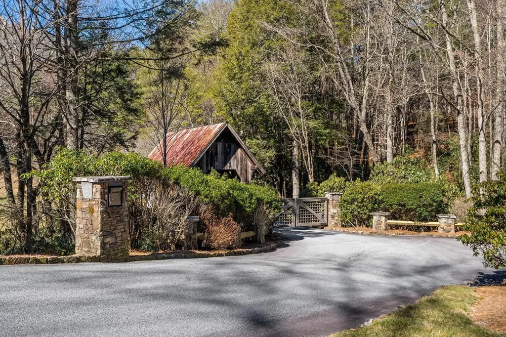 90 Jones Hollow Road Cullowhee NC 28723