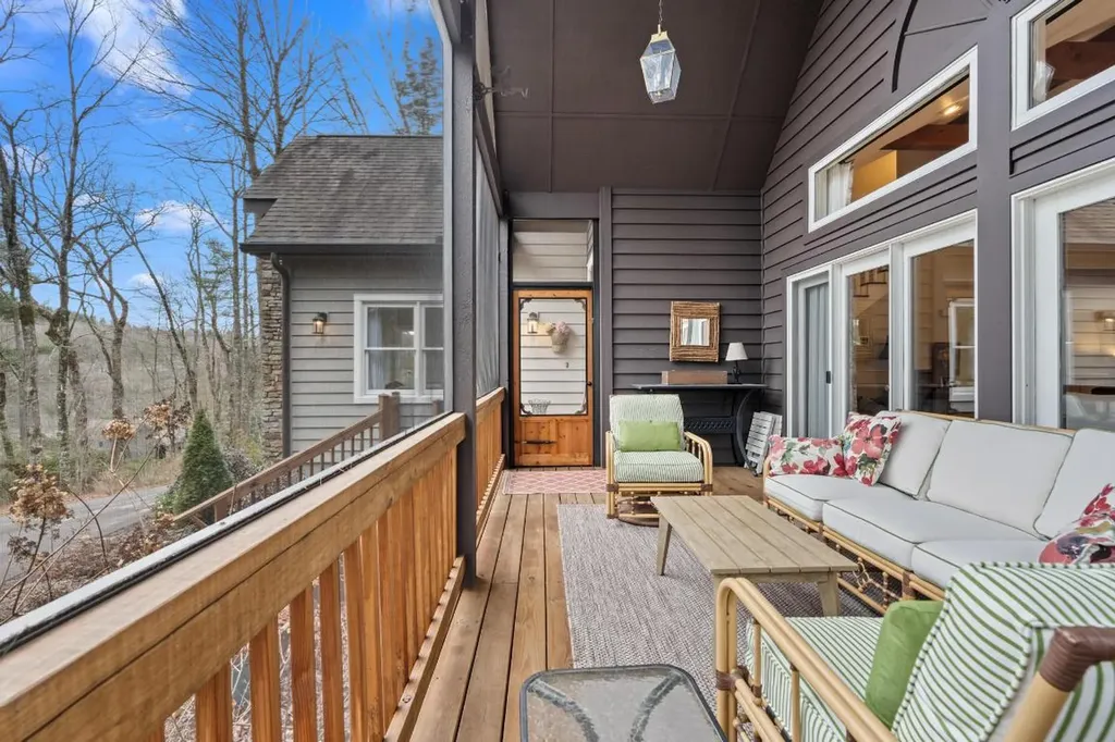 140 Lost Trail Highlands NC 28741