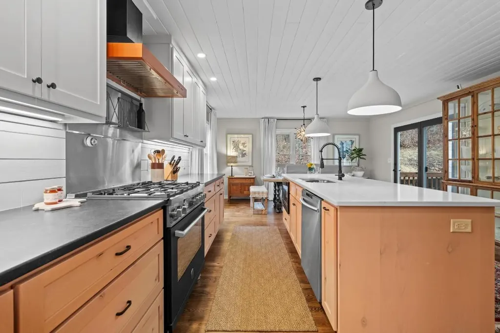 140 Lost Trail Highlands NC 28741