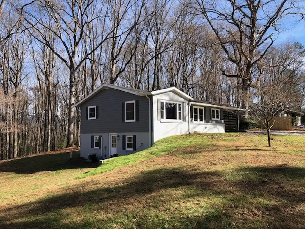 975 Middle Skeenah Franklin NC 28734