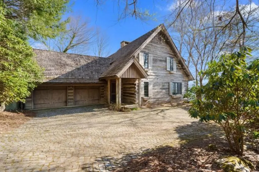 69 Old Cove Road Highlands NC 28741