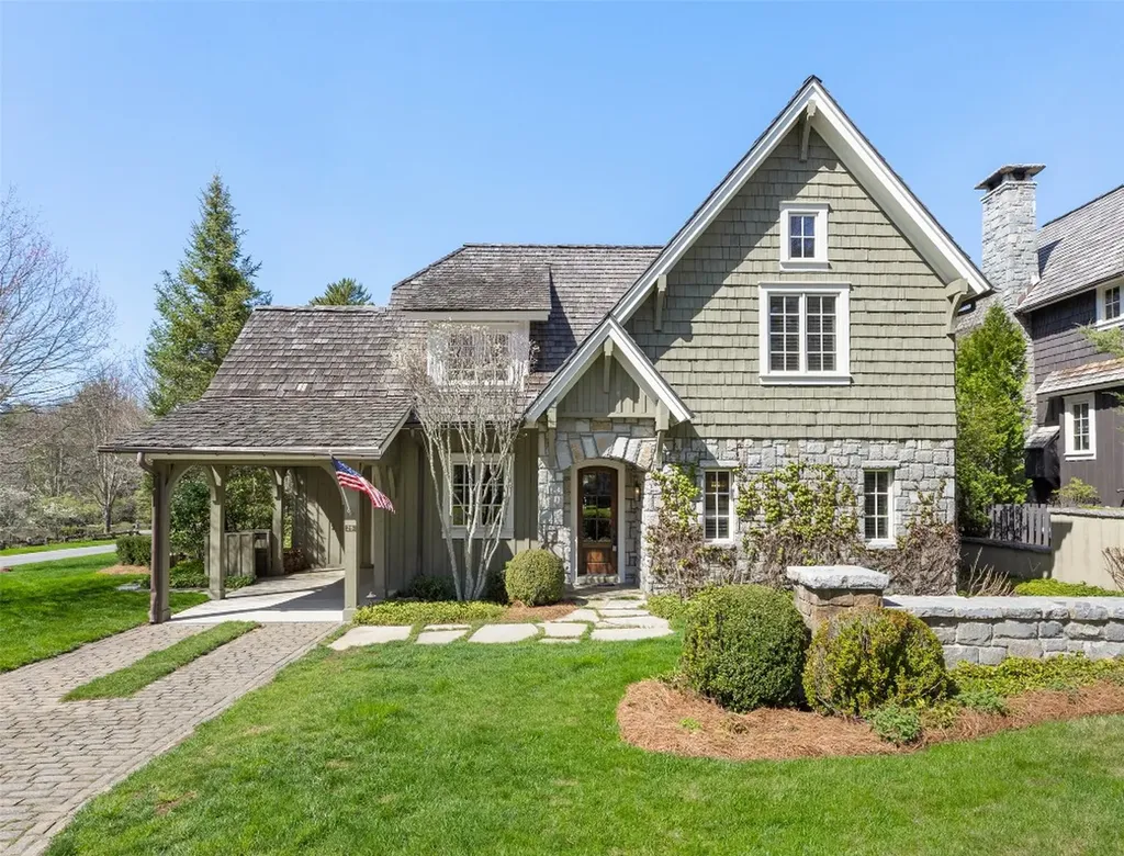 25 Old Edwards Circle Highlands NC 28741