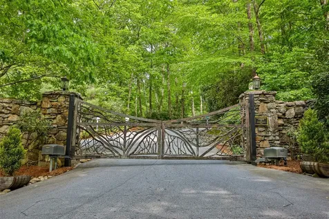 38 Loblolly Lane Cashiers NC 28717