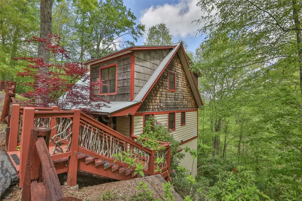 3605 Pilot Knob Road Glenville NC 28736