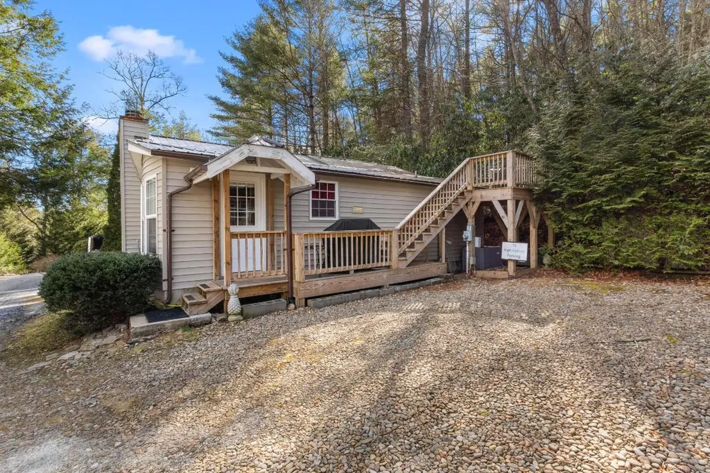 76 High Cotton Lane Highlands NC 28741