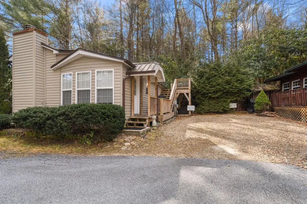 76 High Cotton Lane Highlands NC 28741