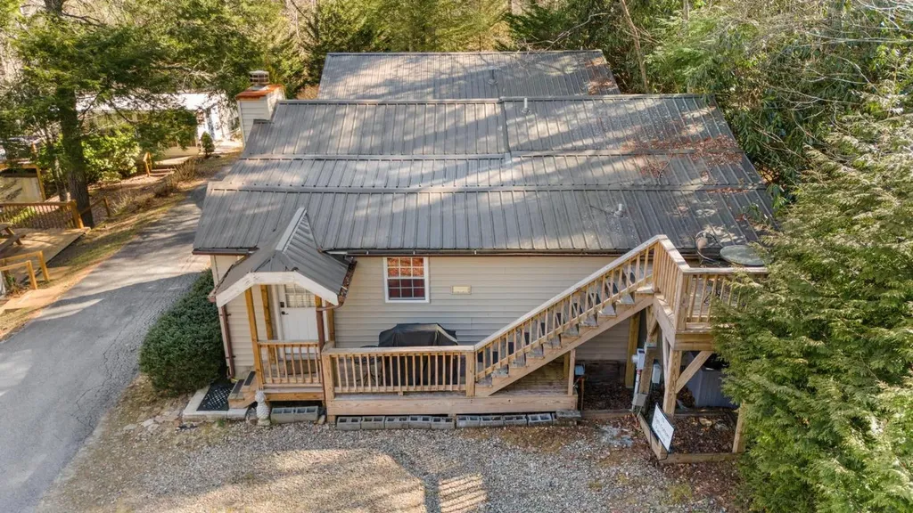76 High Cotton Lane Highlands NC 28741