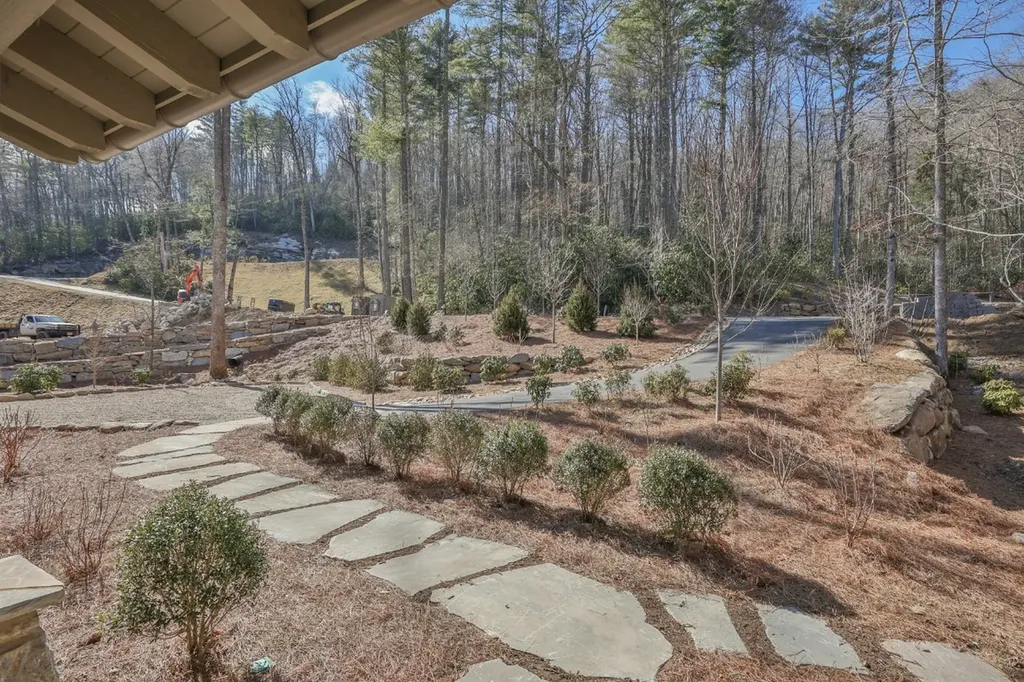419 Thunder Creek Lane Cashiers NC 28717