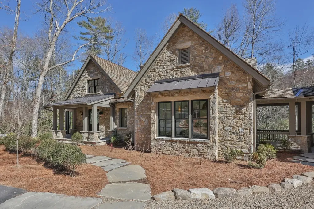 419 Thunder Creek Lane Cashiers NC 28717