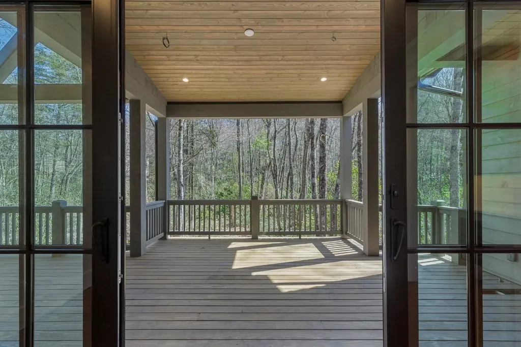 419 Thunder Creek Lane Cashiers NC 28717