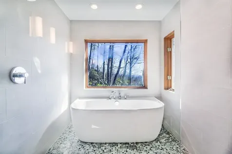 105 Boulder Knob Drive Lake Toxaway NC 28747