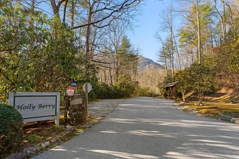 326 Trail Blazer Lane Highlands NC 28741