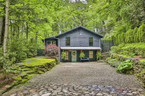 737 Many Road Highlands NC 28741