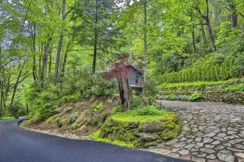 737 Many Road Highlands NC 28741