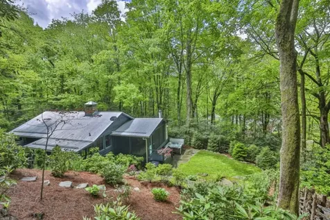 737 Many Road Highlands NC 28741