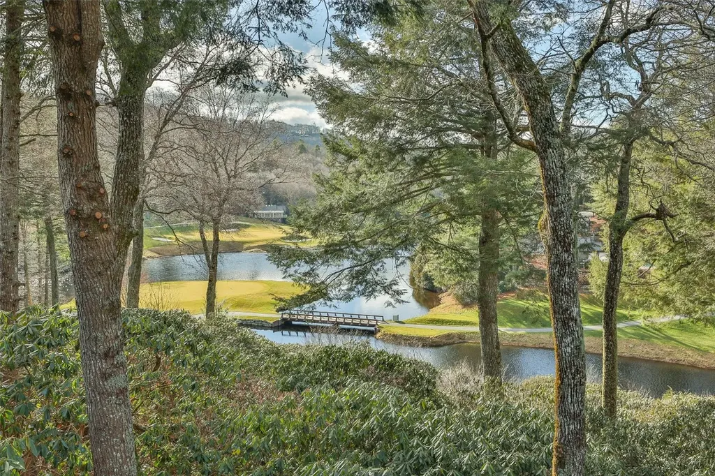 124 Spruce Lane Highlands NC 28741